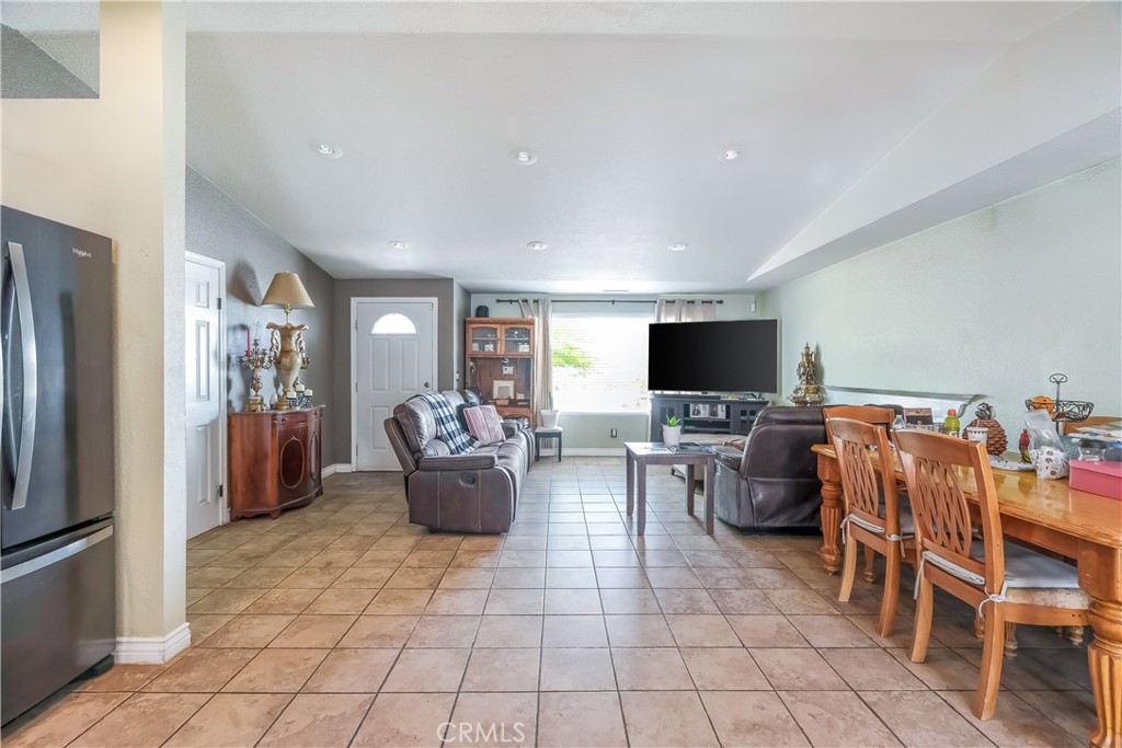 17133 Mesquite Road Apple Valley, CA 92307 - Photo 10 of 36
