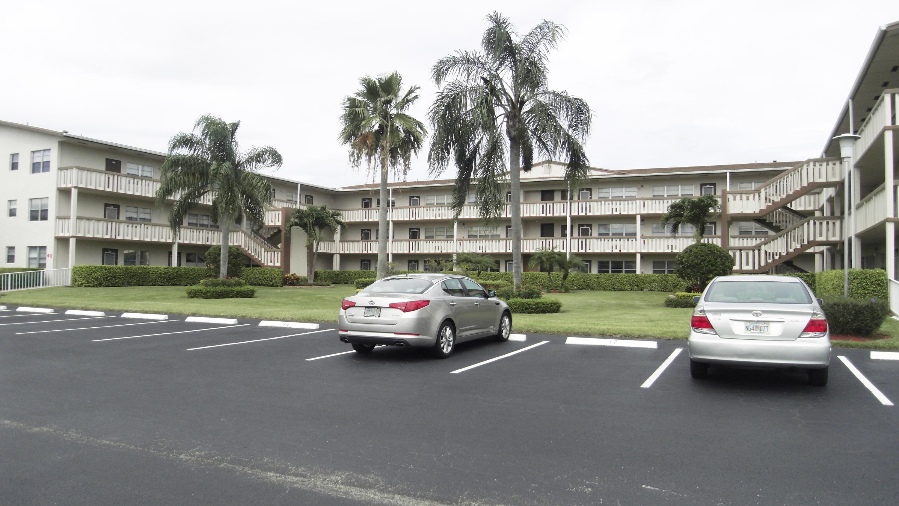 65 Brighton East, Unit B Boca Raton, FL 33434 - Photo 3 of 28 ZilParkingLot2Century