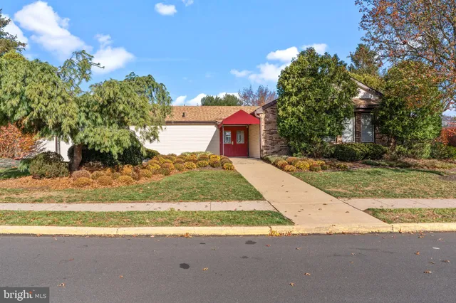 $2,500 | 105 Hopkins Court, Holland, PA 18966