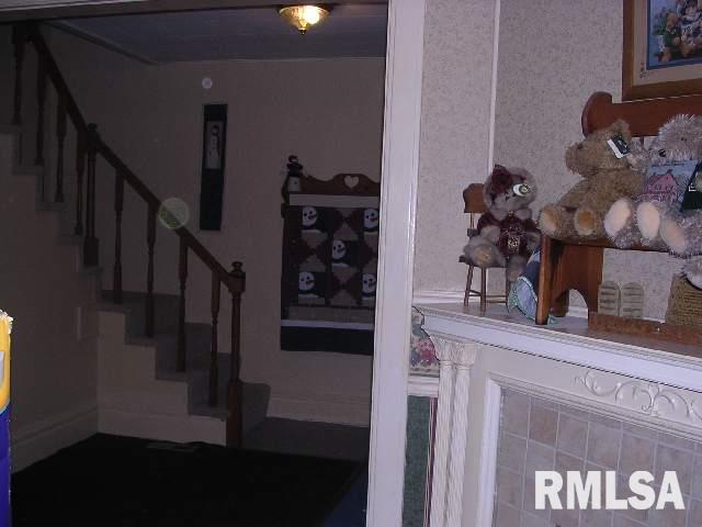 225 4th Street Lincoln, IL 62656 - Photo 3 of 7