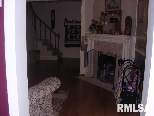 225 4th Street Lincoln, IL 62656 - Photo 4 of 7
