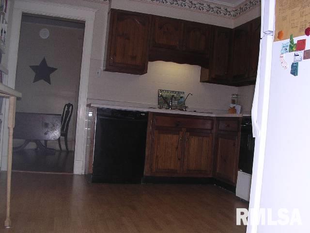 225 4th Street Lincoln, IL 62656 - Photo 5 of 7