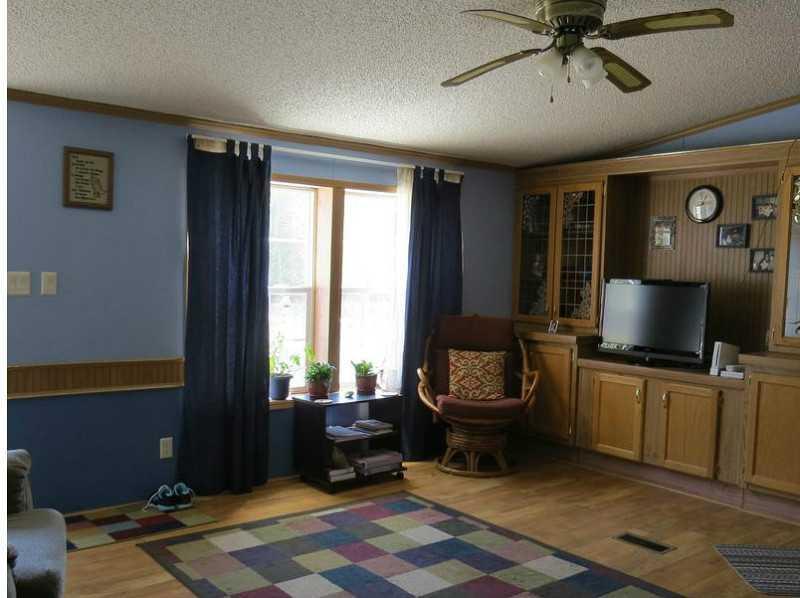485 Front Ridge Road Penobscot, ME 04476 - Photo 14 of 35 Living Room.