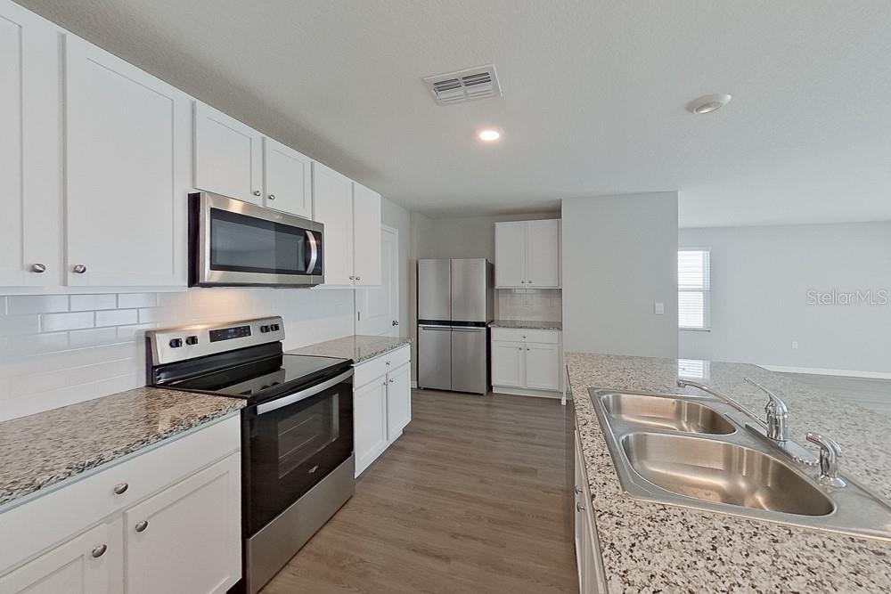 8645 Southwest 44th Court Ocala, FL 34476 - Photo 2 of 20
