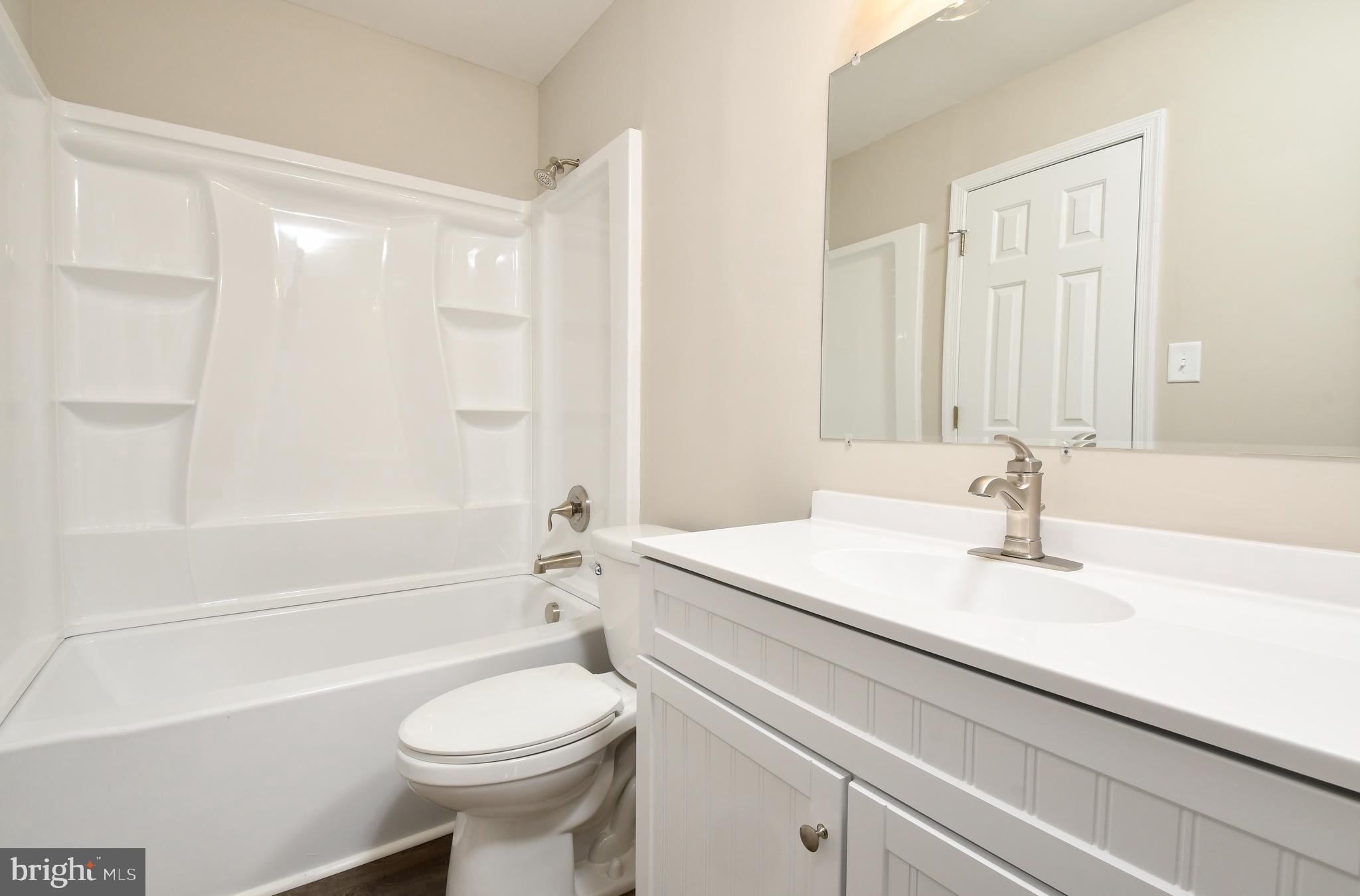 5515 South Branch Road Fredericksburg, VA 22407 - Photo 15 of 38 Upper full bathroom