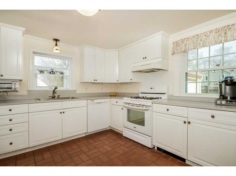 75 Pequot Road Pawtucket, RI 02861 - Photo 11 of 25 Kitchen.