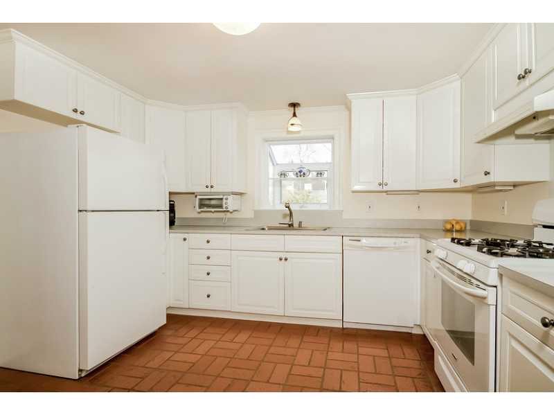 75 Pequot Road Pawtucket, RI 02861 - Photo 12 of 25 Kitchen.
