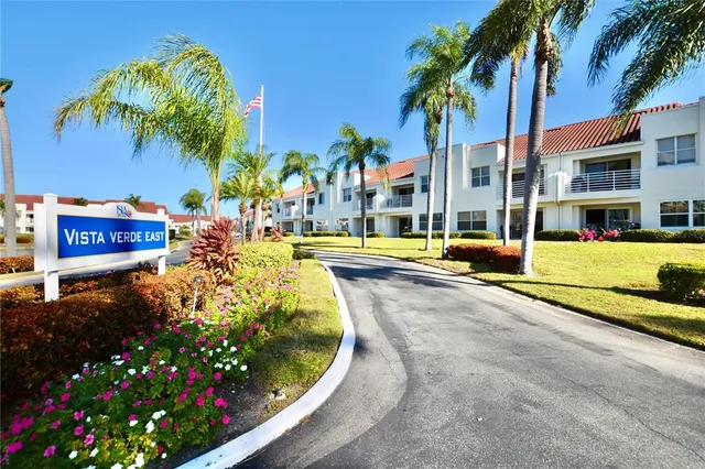 $325,000 | 6047 Bahia Del Mar Boulevard South, Unit 264, St. Petersburg, FL 33715