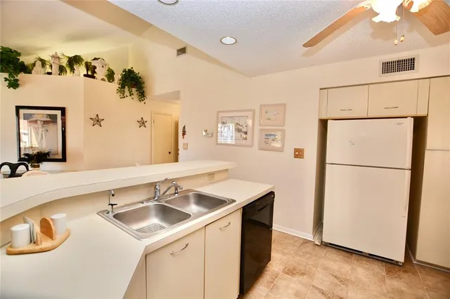 $325,000 | 6047 Bahia Del Mar Boulevard South, Unit 264, St. Petersburg, FL 33715