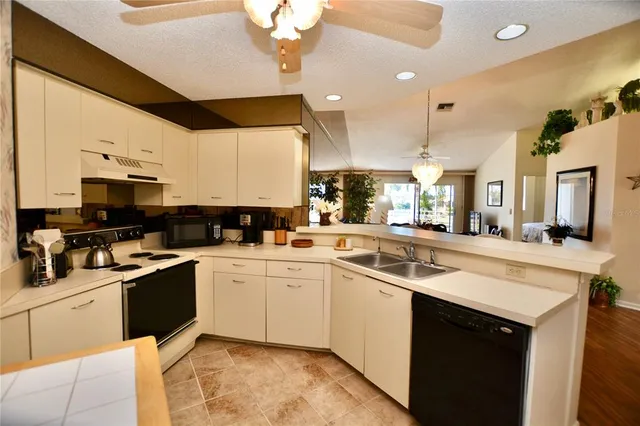 $325,000 | 6047 Bahia Del Mar Boulevard South, Unit 264, St. Petersburg, FL 33715