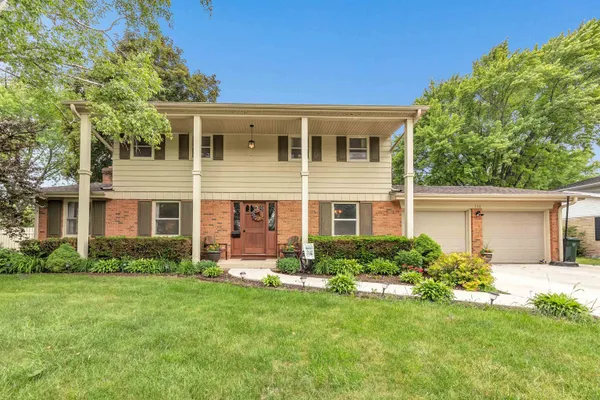 $424,900 | 116 South Clay Street, De Pere, WI 54115