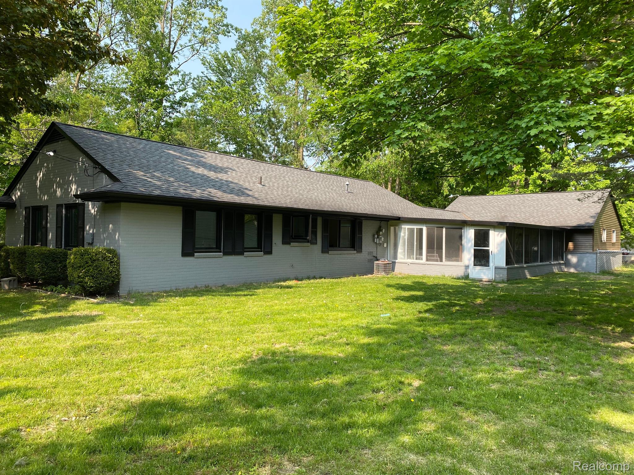 21341 Ruth Street Farmington, MI 48336 - Photo 13 of 14 Gallery Image 13