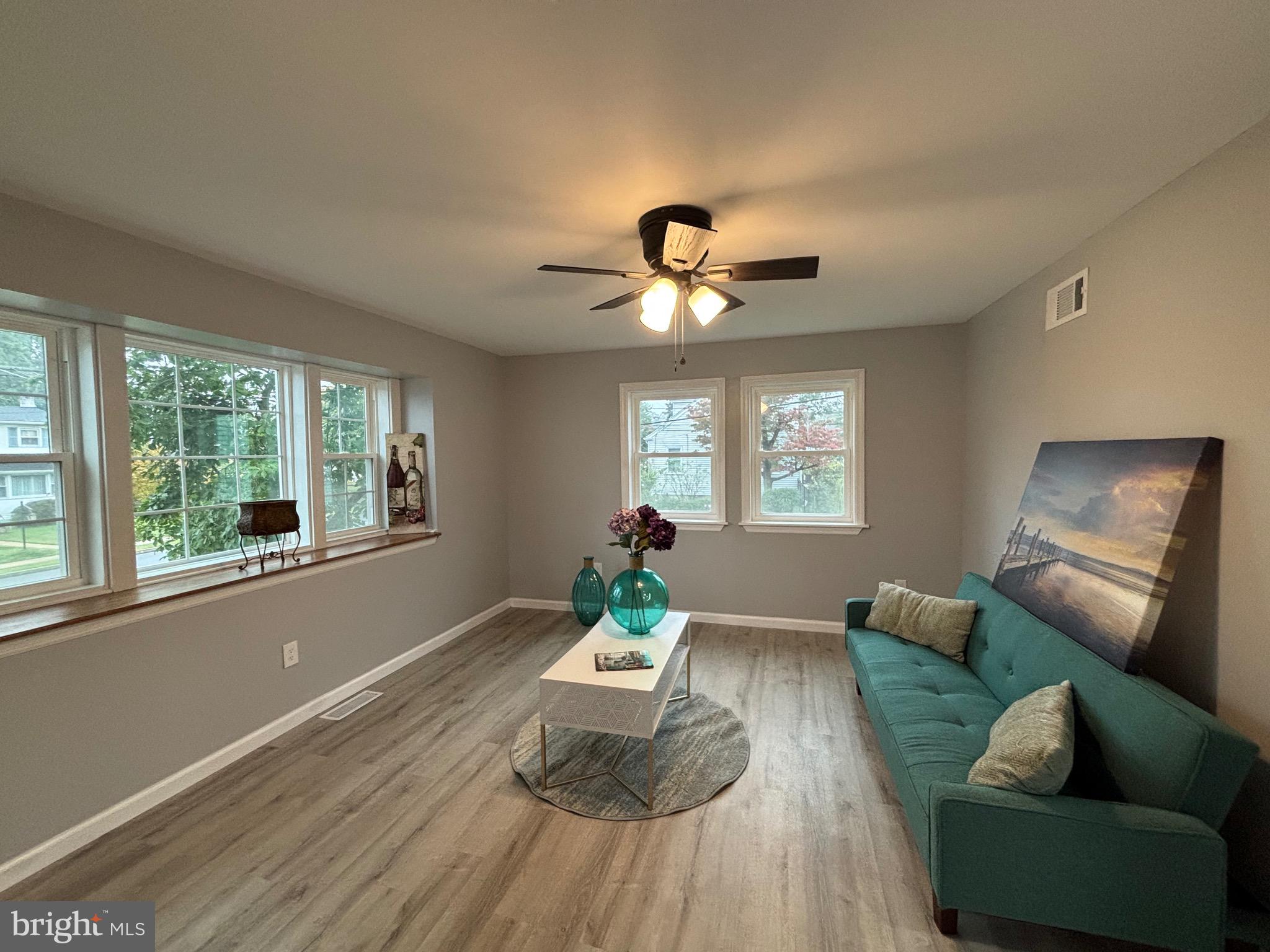 120 Phillips Avenue Hamilton, NJ 08610 - Photo 6 of 21 Living Room