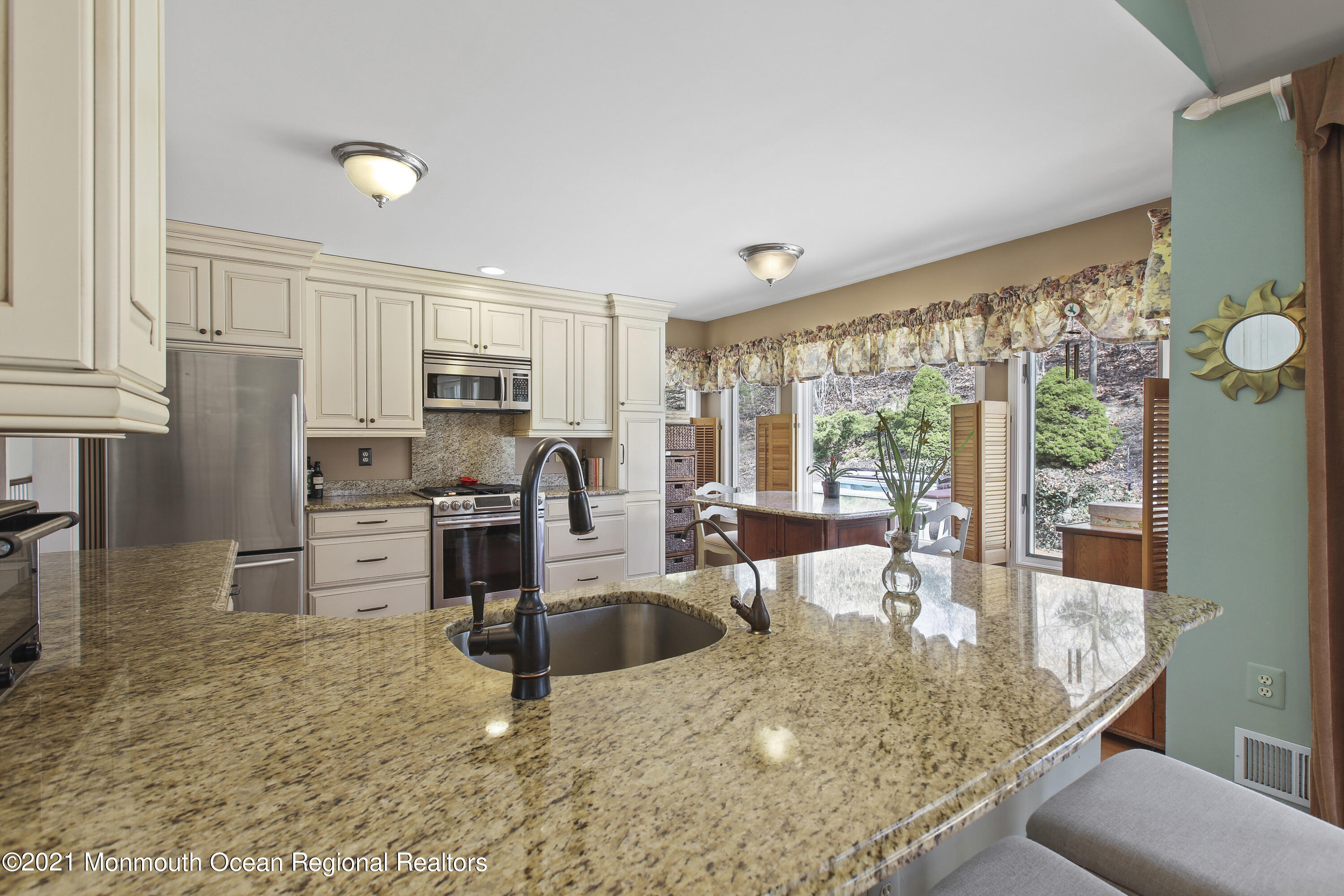 159 Van Brackle Road Aberdeen, NJ 07747 - Photo 16 of 46 5W5A0845