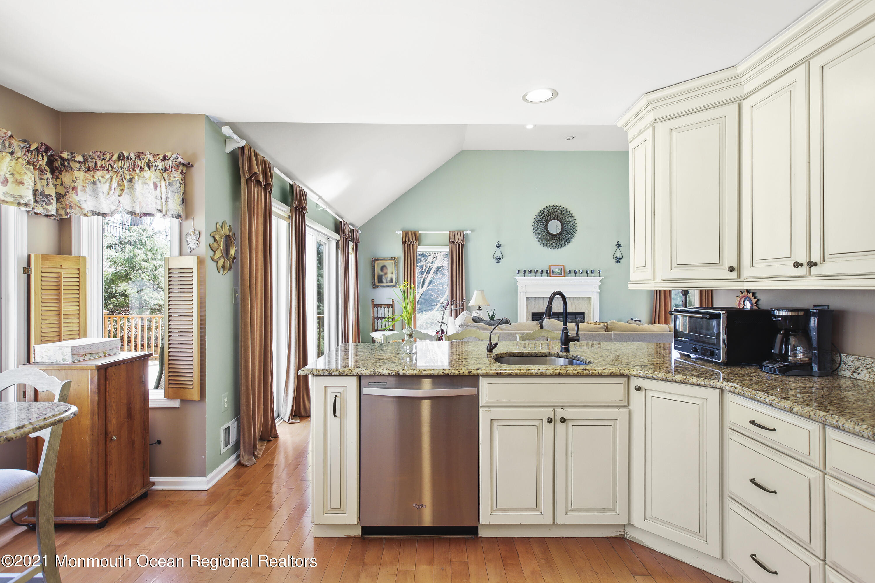 159 Van Brackle Road Aberdeen, NJ 07747 - Photo 19 of 46 5W5A0865