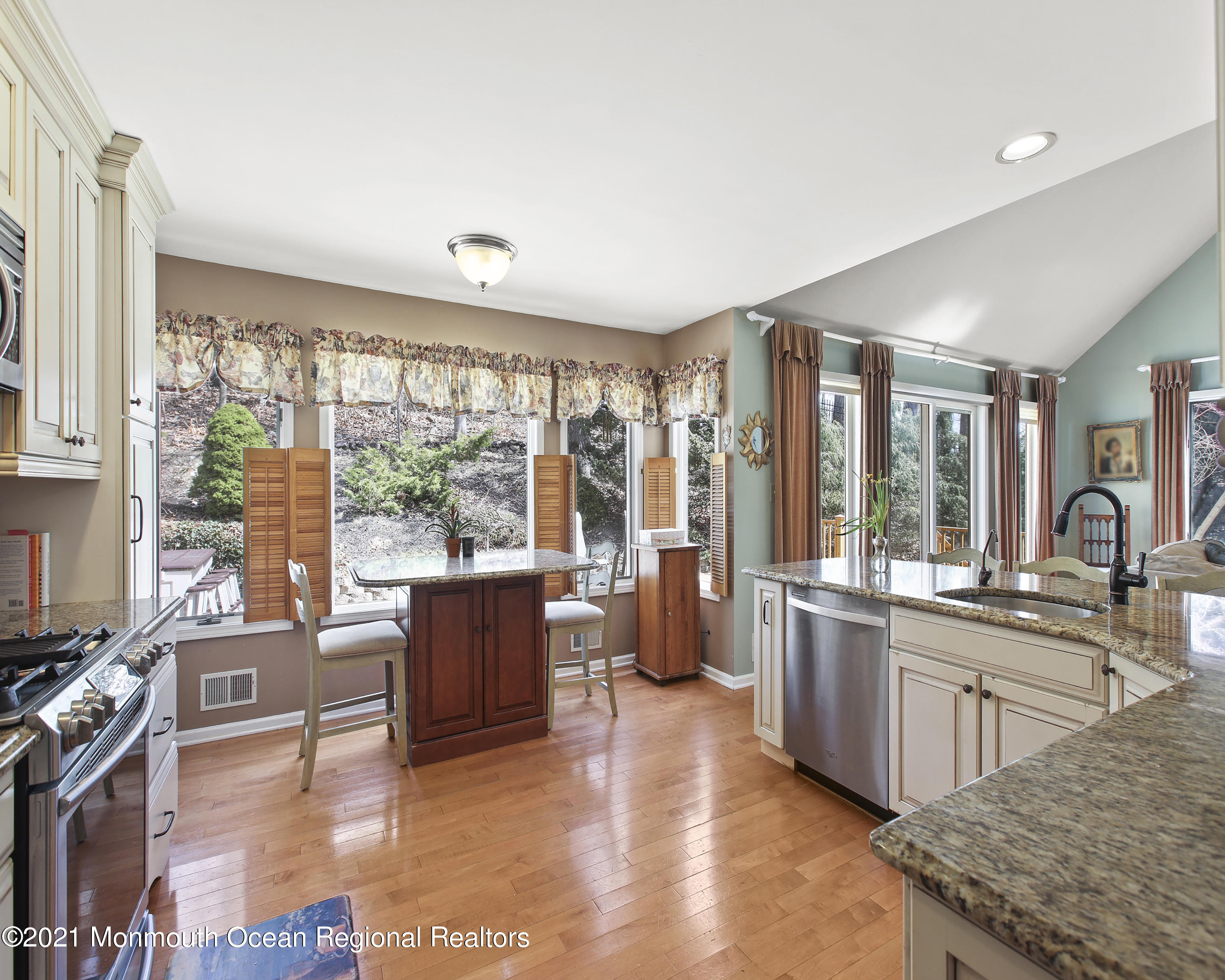 159 Van Brackle Road Aberdeen, NJ 07747 - Photo 22 of 46 5W5A0850
