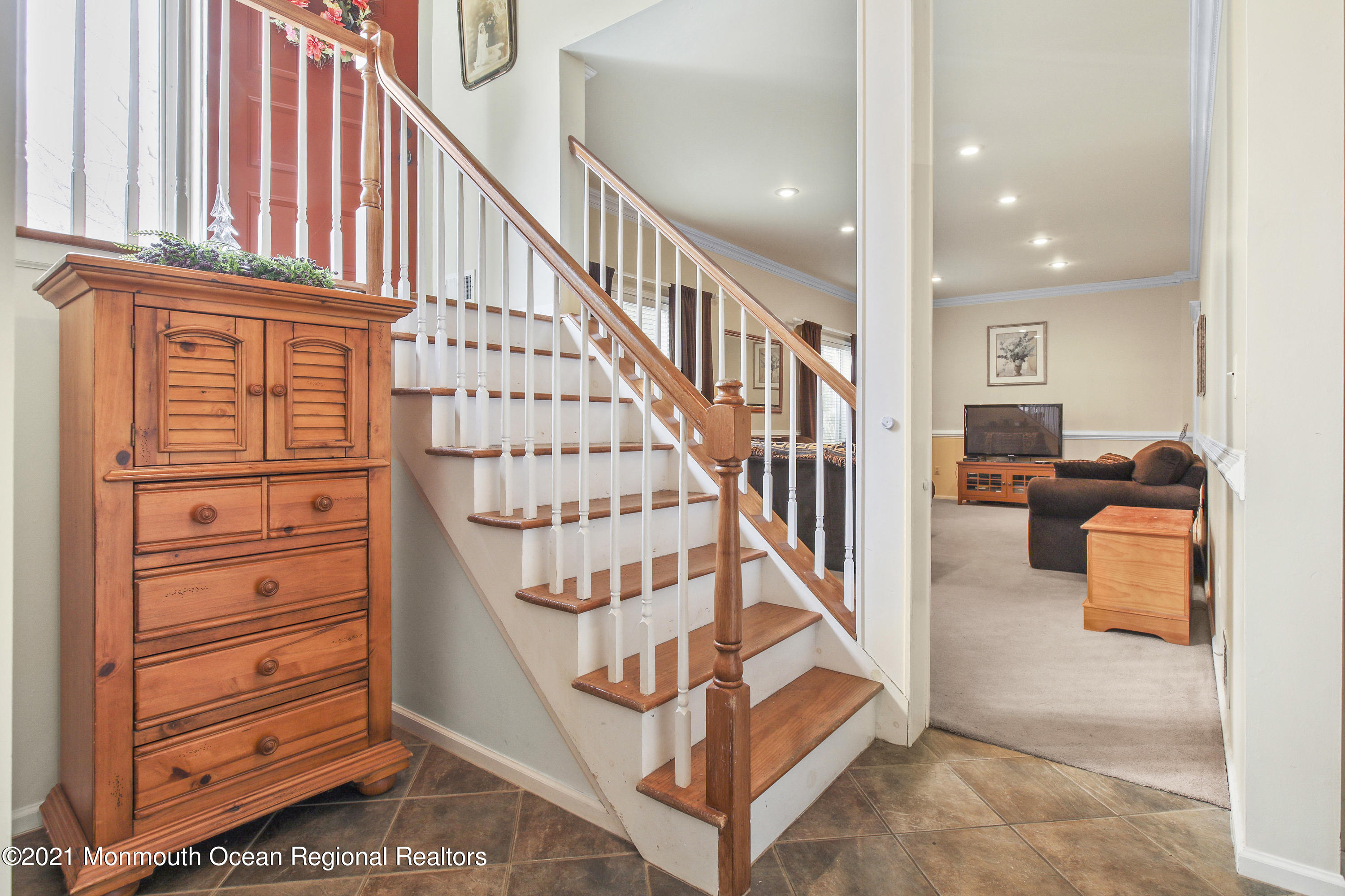 159 Van Brackle Road Aberdeen, NJ 07747 - Photo 10 of 46 5W5A0784