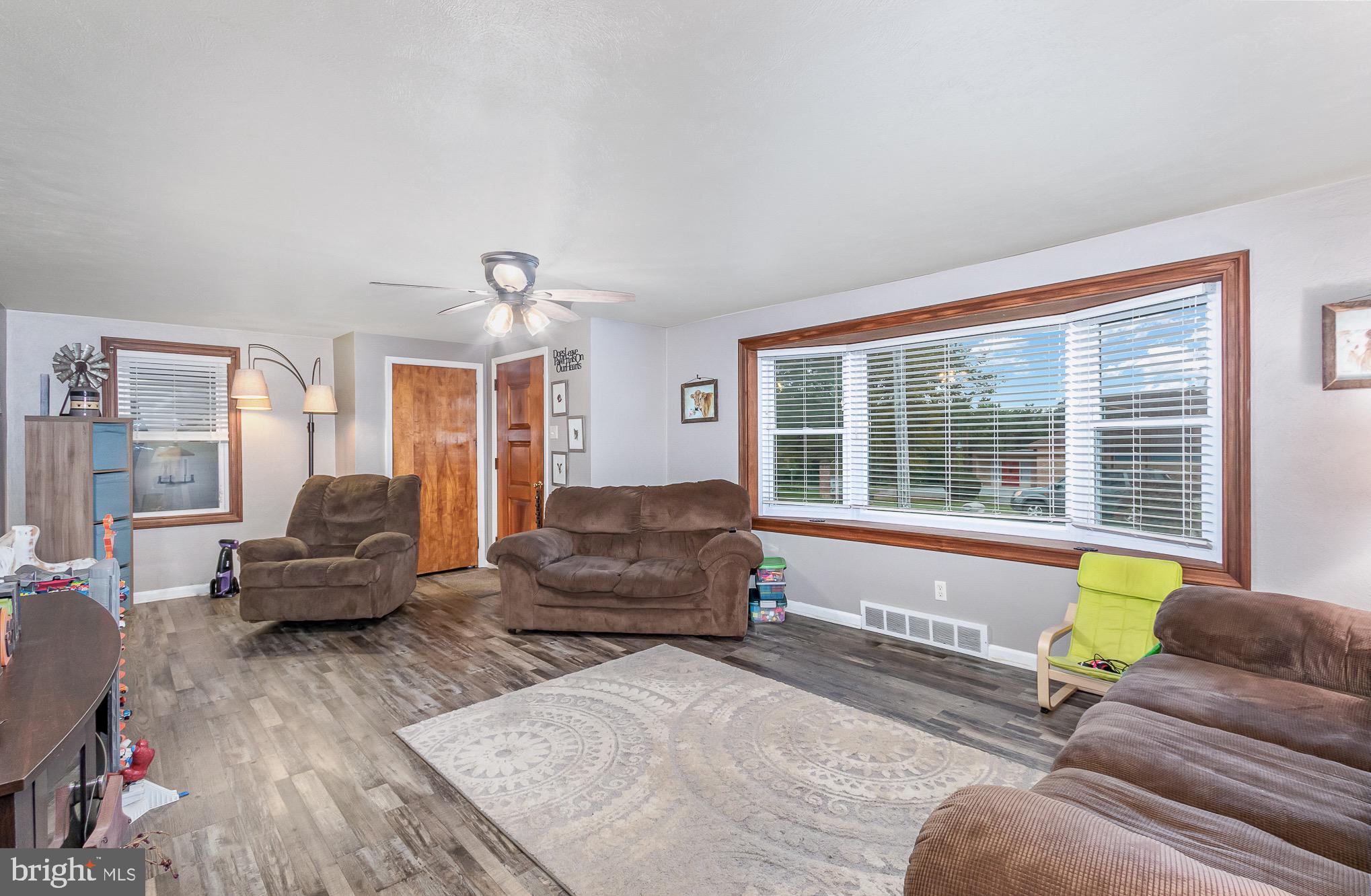 4926 East Prospect Road York, PA 17406 - Photo 8 of 25 Gallery Image 8