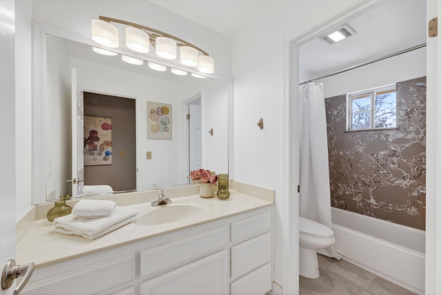 24988 Plum Tree Street Hayward, CA 94544 - Photo 19 of 32