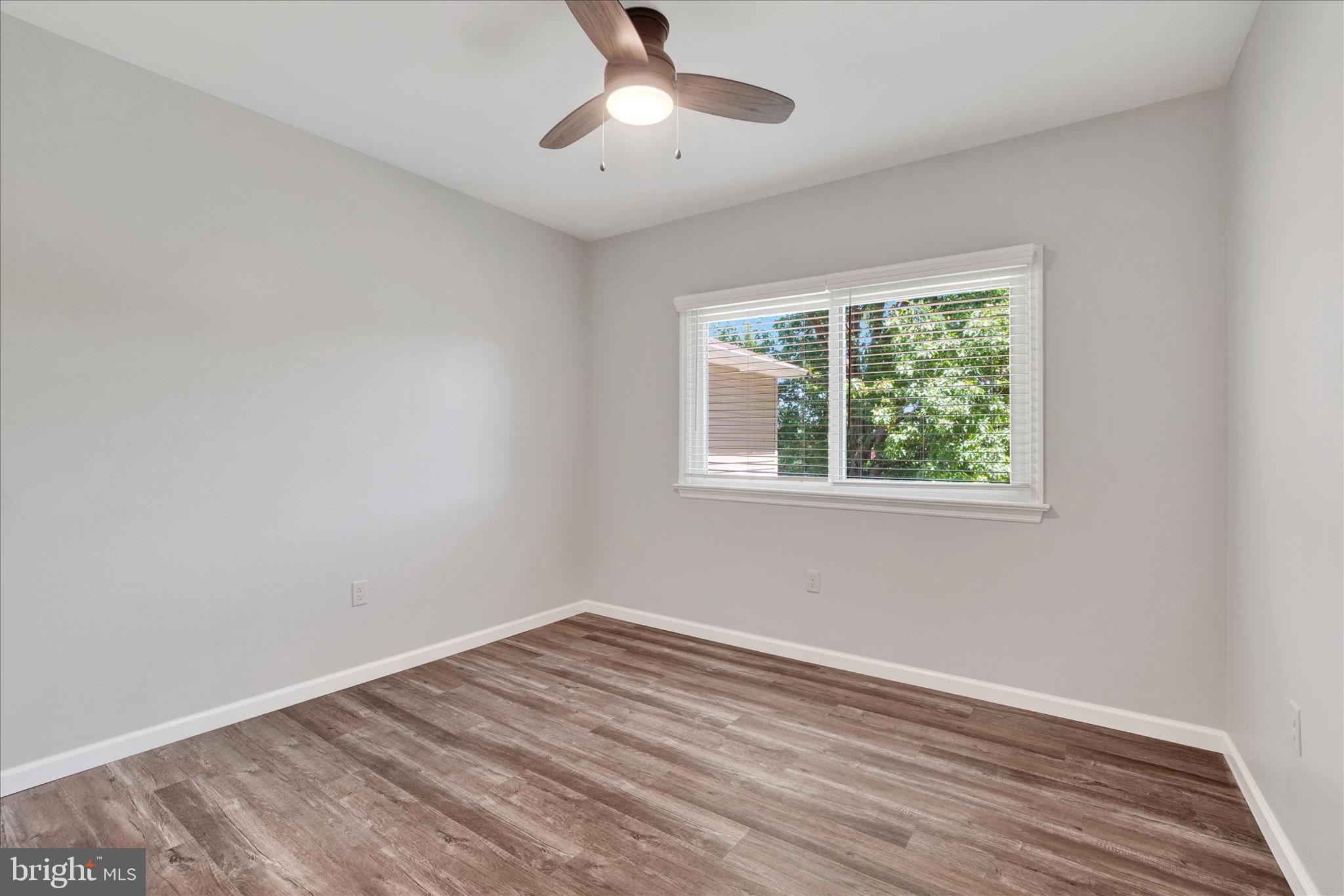 1542 Bonbar Road York, PA 17403 - Photo 17 of 33