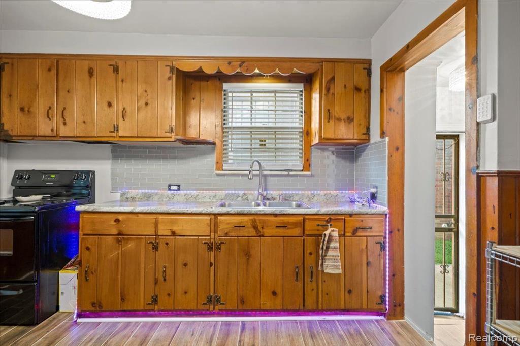 11374 Terry Street Detroit, MI 48227 - Photo 9 of 23