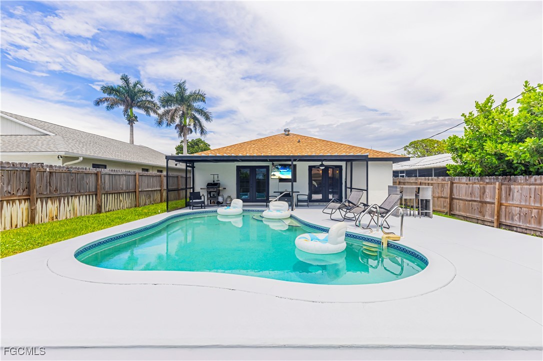 758 105th Avenue North Naples, FL 34108 - Photo 2 of 20