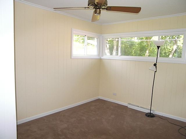 1040 Midway Road Northbrook, IL 60062 - Photo 12 of 18 an empty room with a window