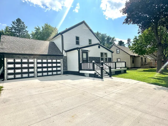 $449,500 | 120 West Okabena Street, Worthington, MN 56187