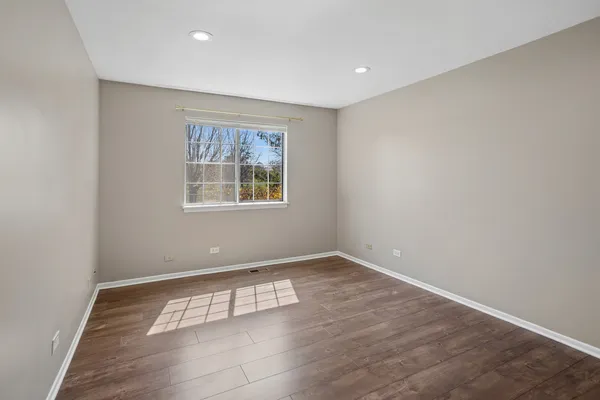 $2,400 | 1917 Windsong Drive, Unit 1917, Schaumburg, IL 60169