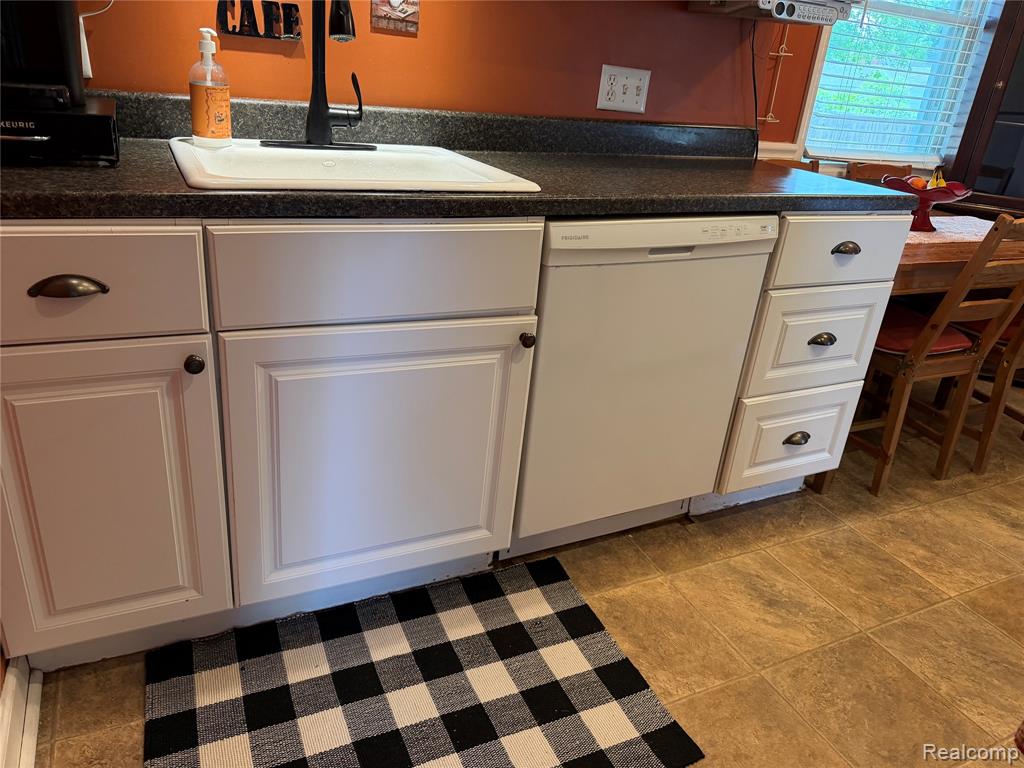 34503 Chestnut Street Wayne, MI 48184 - Photo 6 of 37