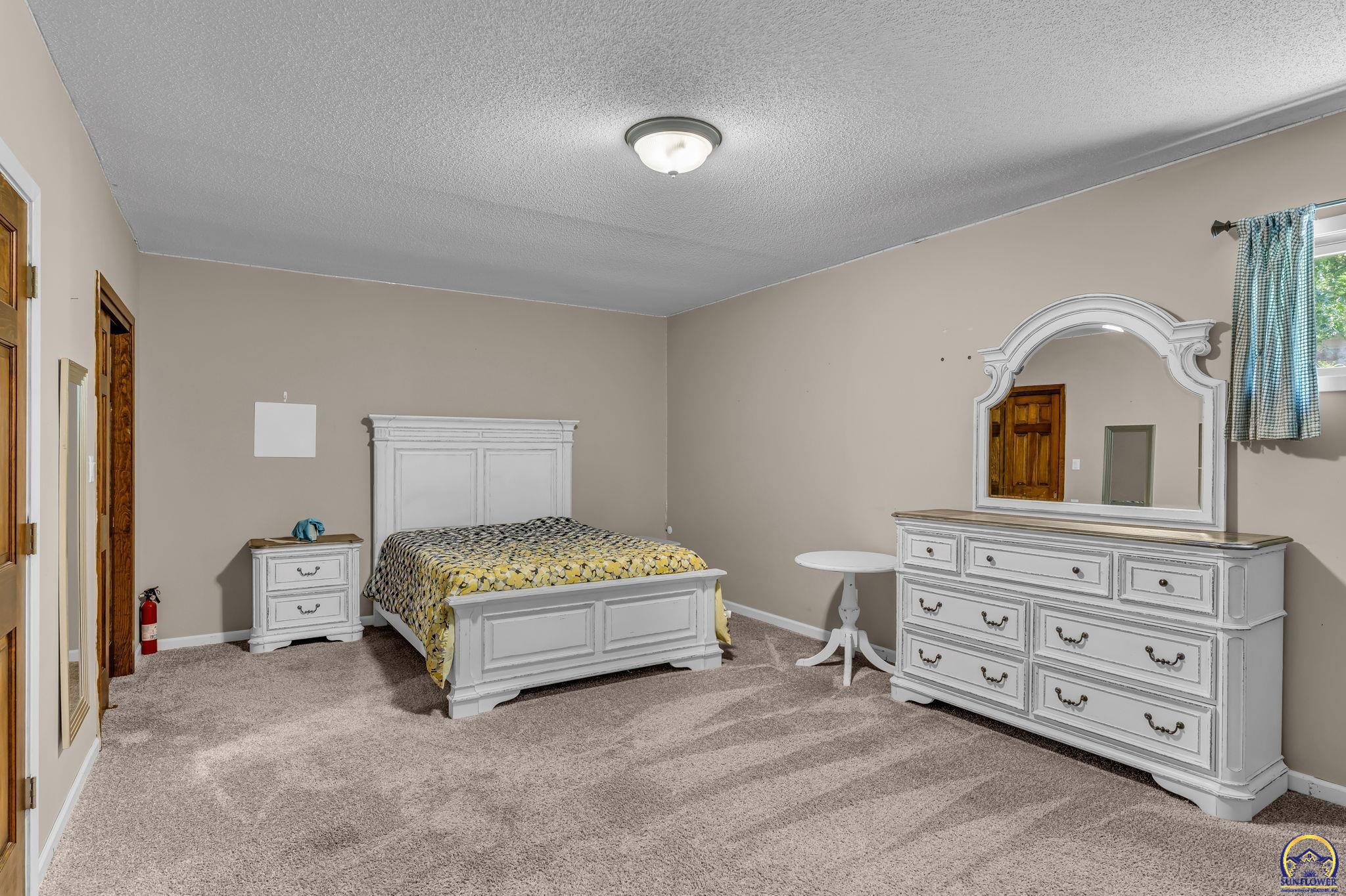 3725 Southwest Kings Forest Road Topeka, KS 66610 - Photo 28 of 52