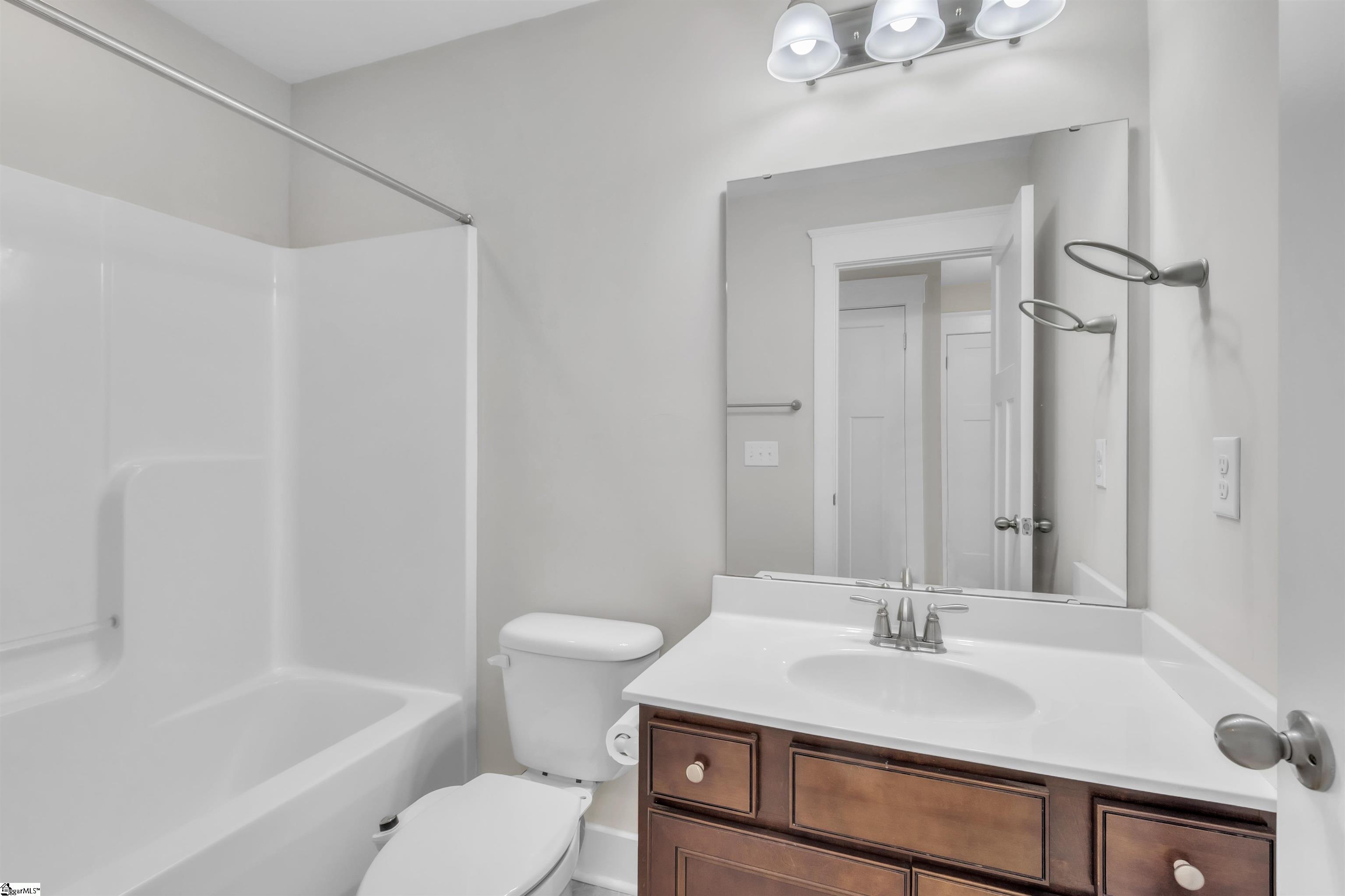 620 Springbank Alley Greer, SC 29651 - Photo 12 of 28 Gallery Image 12