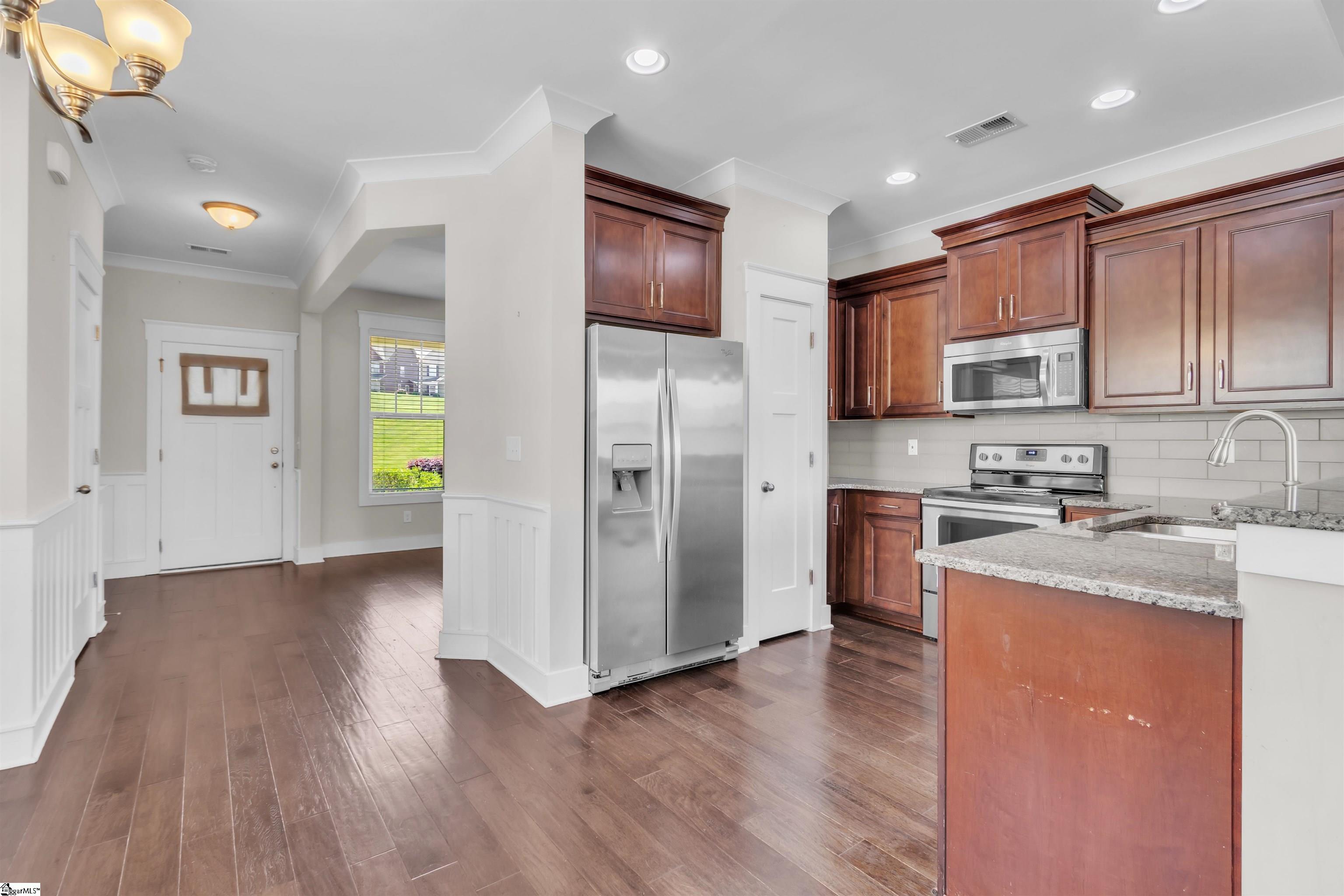 620 Springbank Alley Greer, SC 29651 - Photo 4 of 28 Gallery Image 4