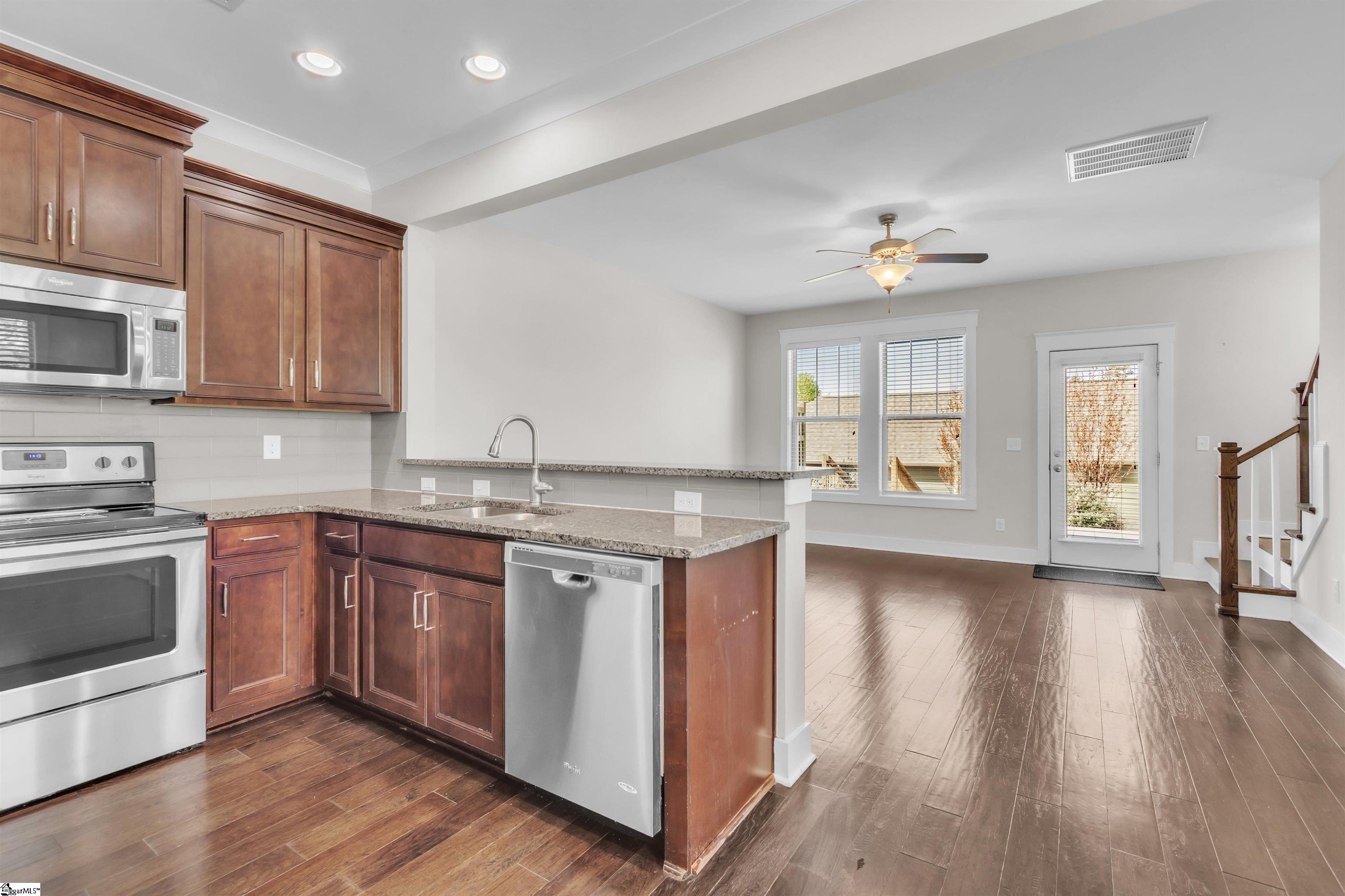 620 Springbank Alley Greer, SC 29651 - Photo 10 of 28 Gallery Image 10