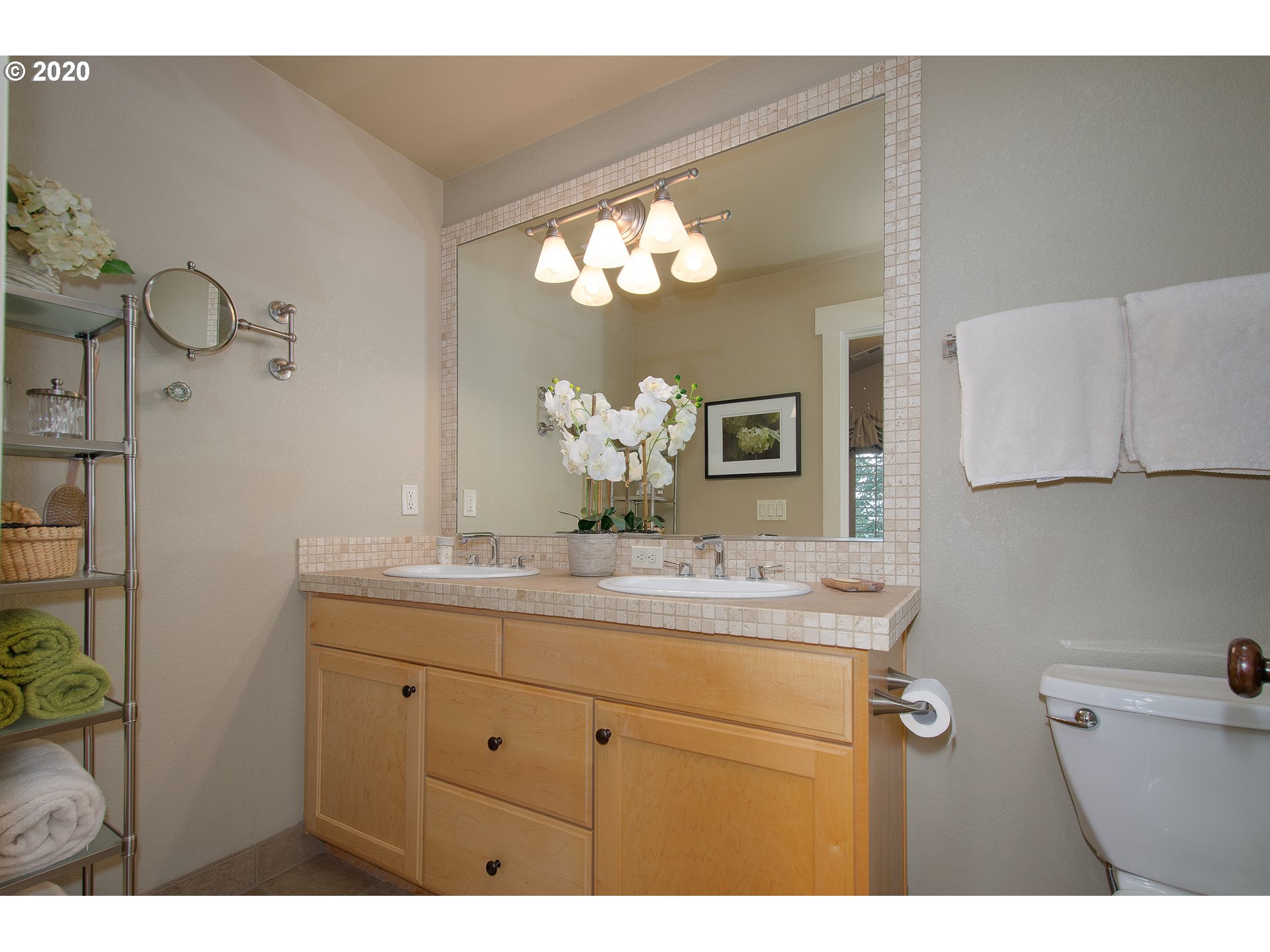 11819 Southwest 60th Avenue Portland, OR 97219 - Photo 19 of 32