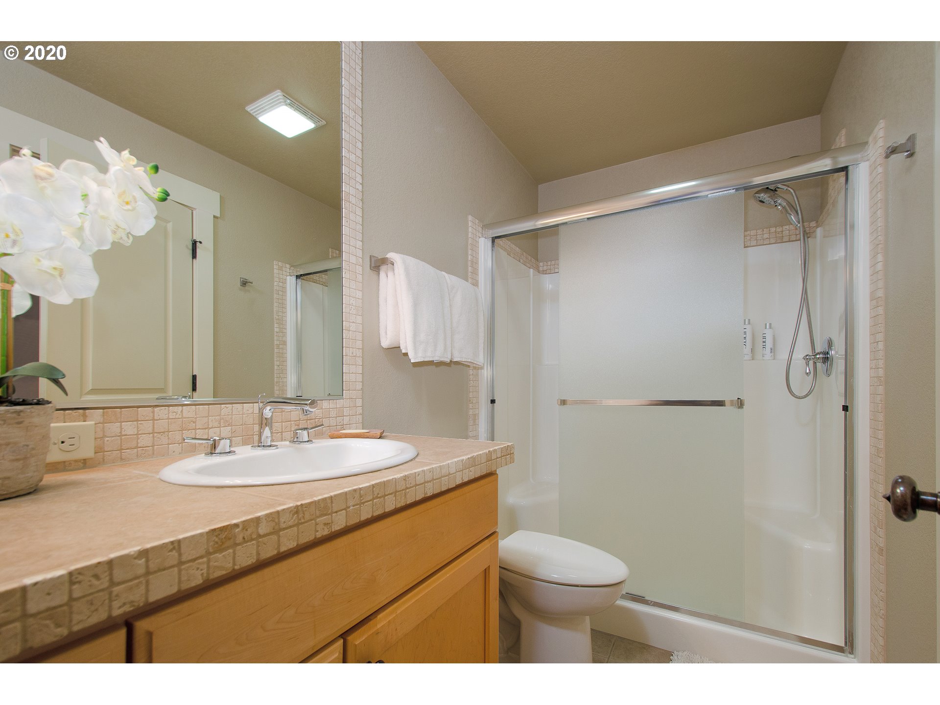11819 Southwest 60th Avenue Portland, OR 97219 - Photo 20 of 32