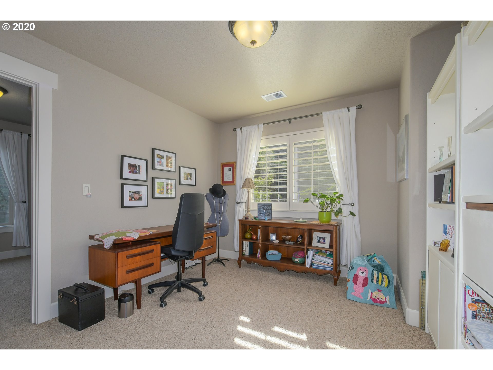 11819 Southwest 60th Avenue Portland, OR 97219 - Photo 22 of 32