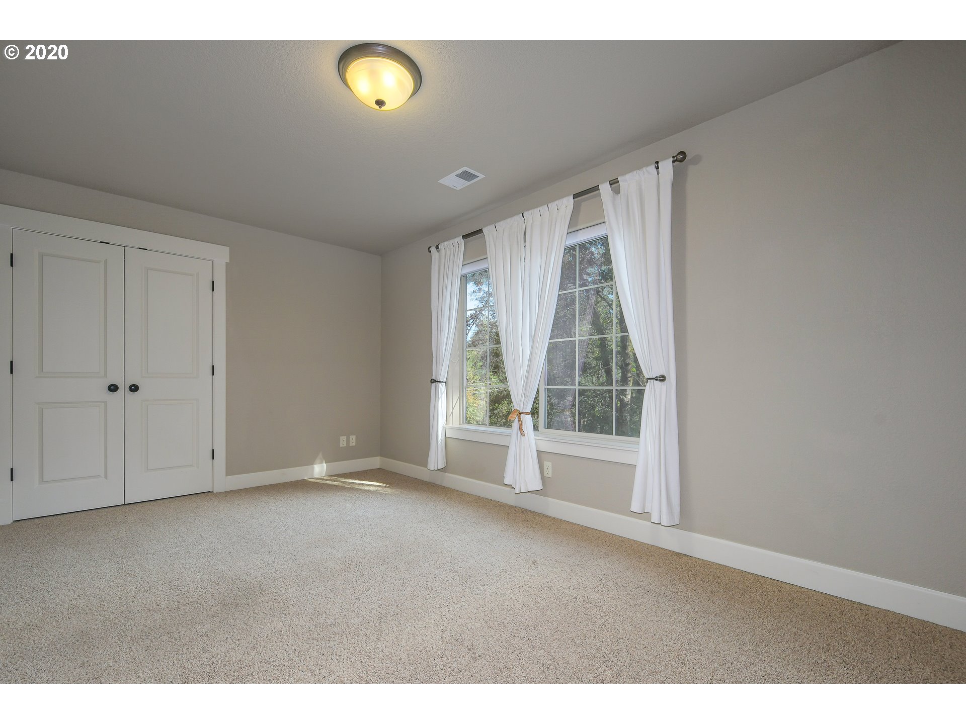 11819 Southwest 60th Avenue Portland, OR 97219 - Photo 24 of 32