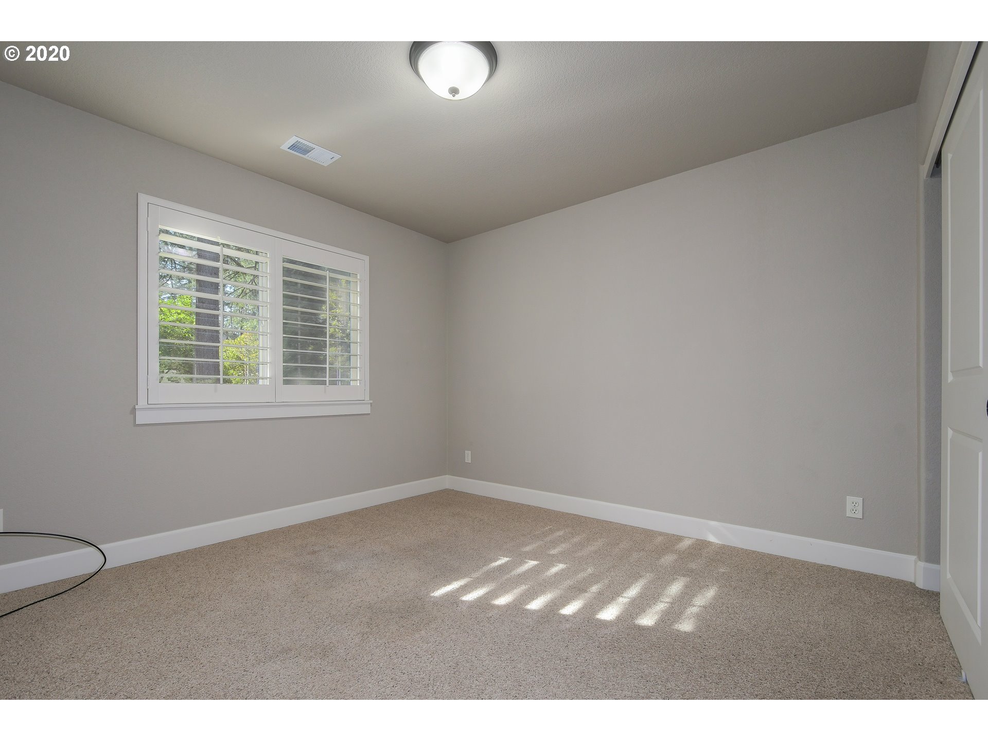 11819 Southwest 60th Avenue Portland, OR 97219 - Photo 25 of 32