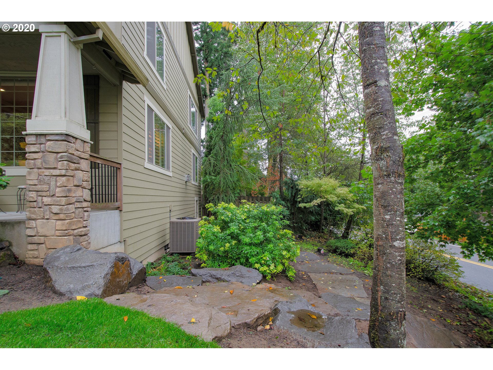 11819 Southwest 60th Avenue Portland, OR 97219 - Photo 30 of 32
