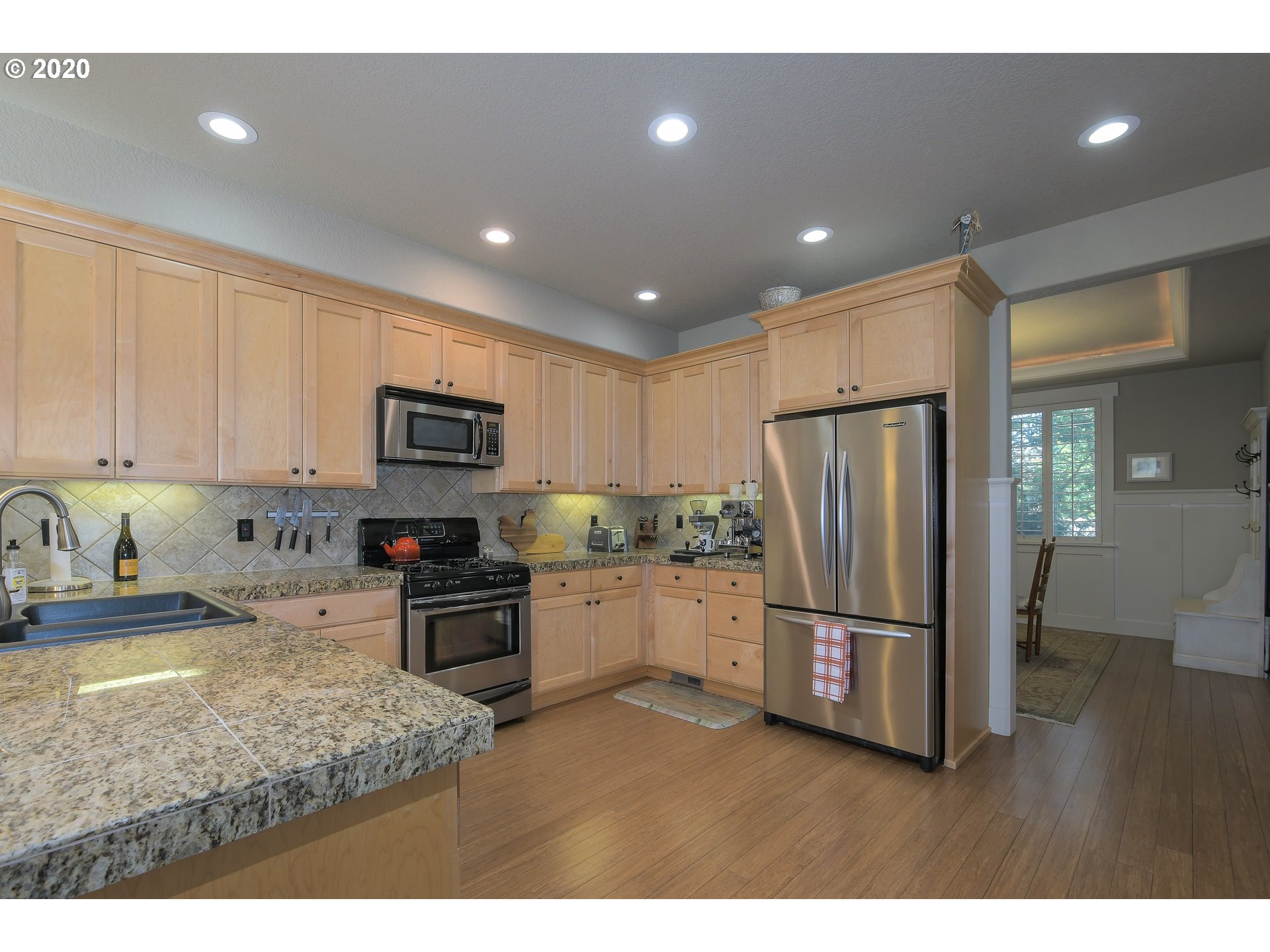 11819 Southwest 60th Avenue Portland, OR 97219 - Photo 9 of 32