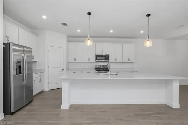 $739,900 | 21140 Verawood Loop, Estero, FL 33928