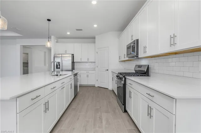 $739,900 | 21140 Verawood Loop, Estero, FL 33928