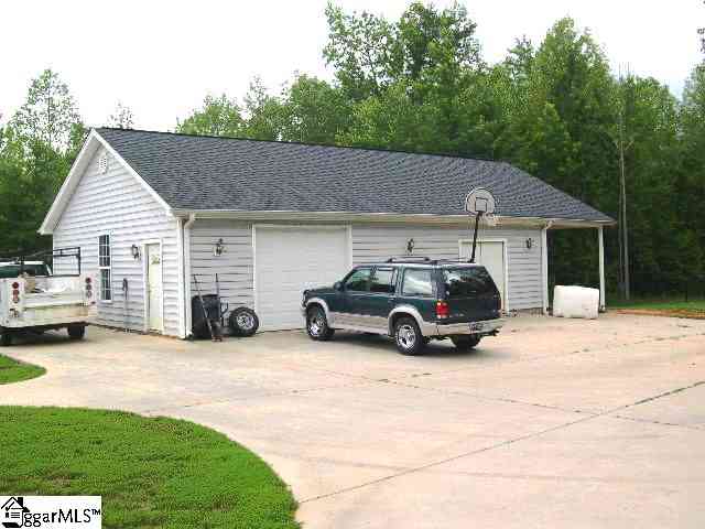 2222 Coal Pit Road Greer, SC 29651 - Photo 8 of 15