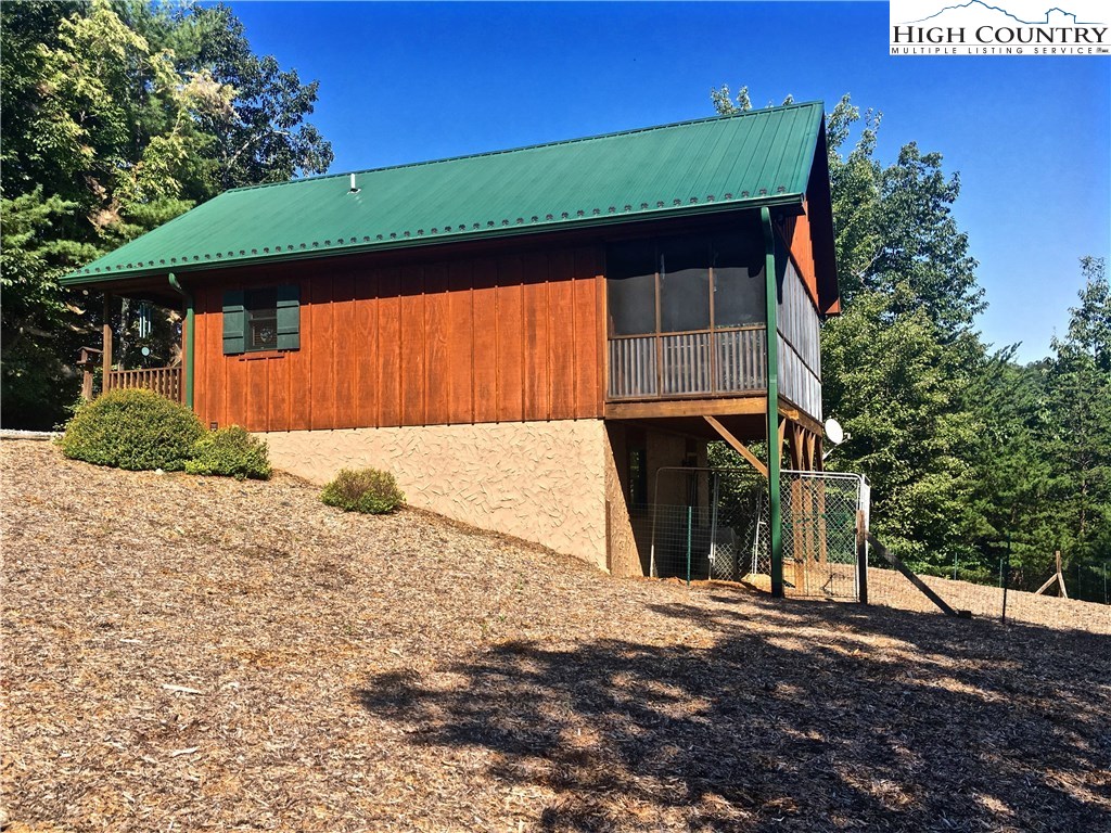 448 Woodpecker Road Purlear, NC 28665 - Photo 2 of 47