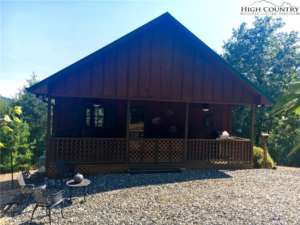 448 Woodpecker Road Purlear, NC 28665 - Photo 5 of 47