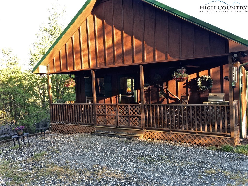 448 Woodpecker Road Purlear, NC 28665 - Photo 6 of 47