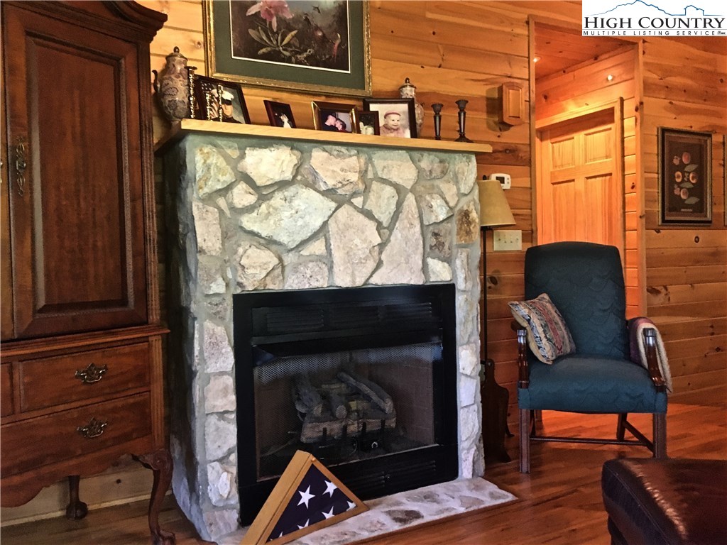 448 Woodpecker Road Purlear, NC 28665 - Photo 10 of 47