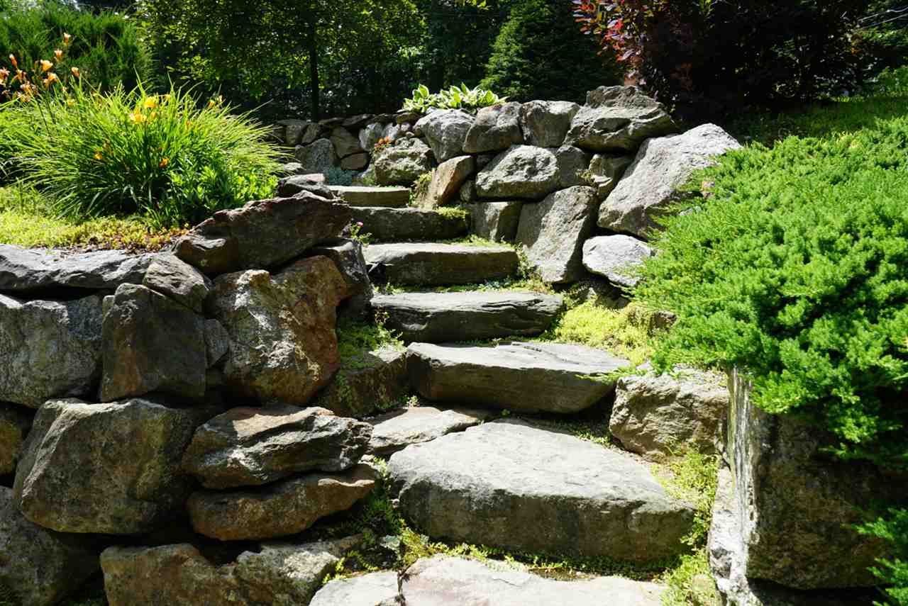 1416 River Road Weare, NH 03281 - Photo 4 of 40