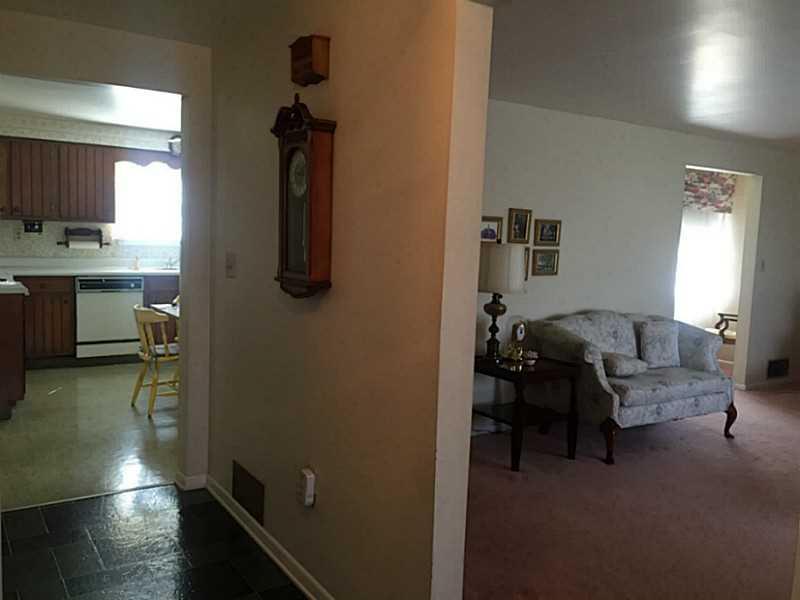 108 Willow Road Rillton, PA 15678 - Photo 4 of 25 Entry/Foyer.